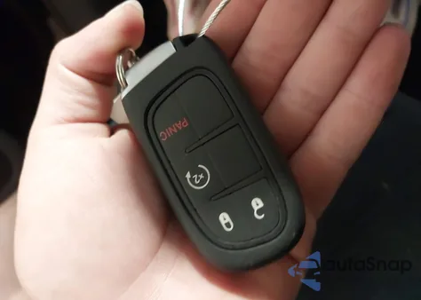 2020 Jeep Cherokee Trailhawk 4X4 from USA, damaged, VIN 1C4PJMBX1LD627056